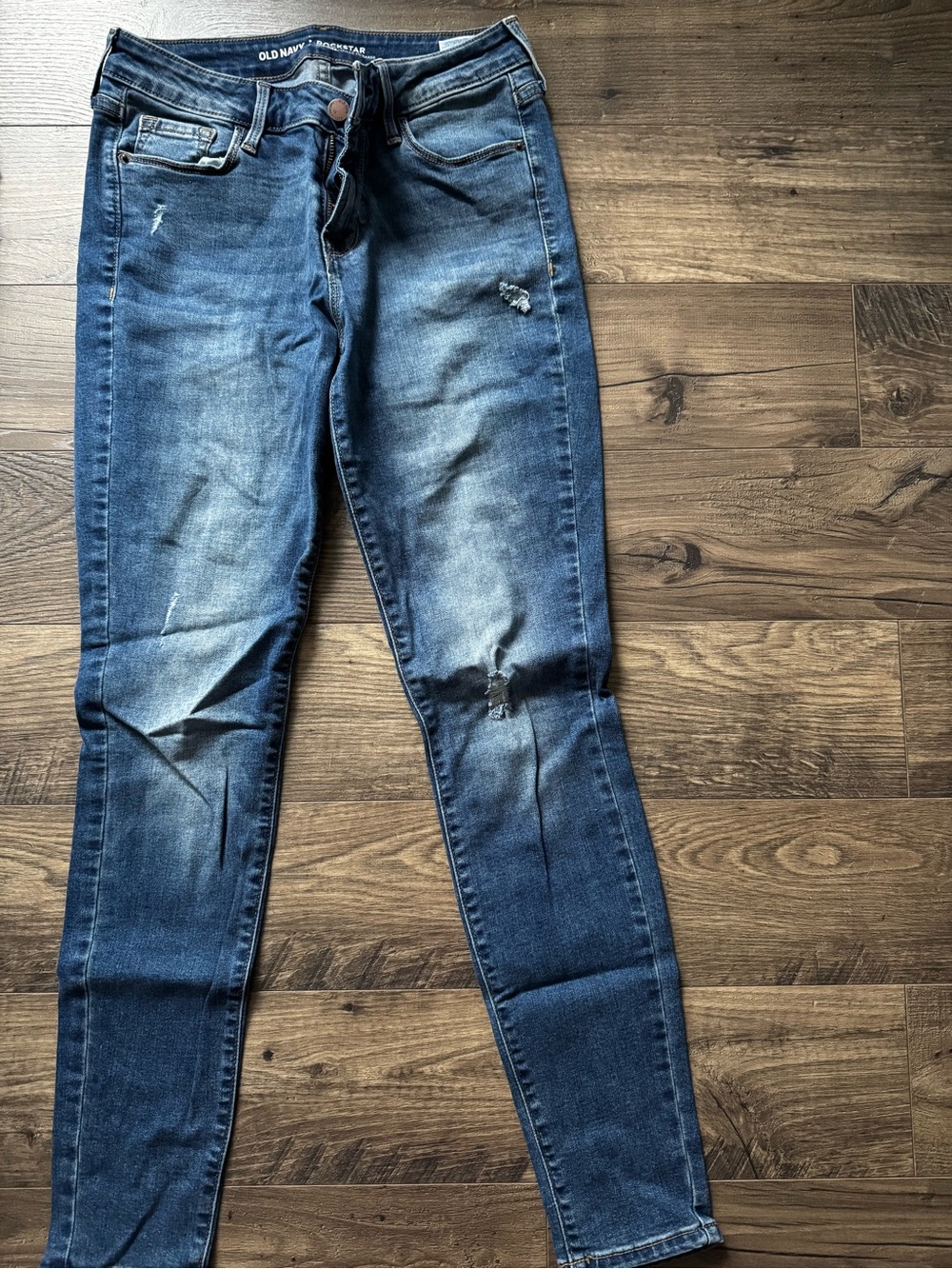 Old Navy Women's rockstar distressed jeans 4 Regular NWOT
